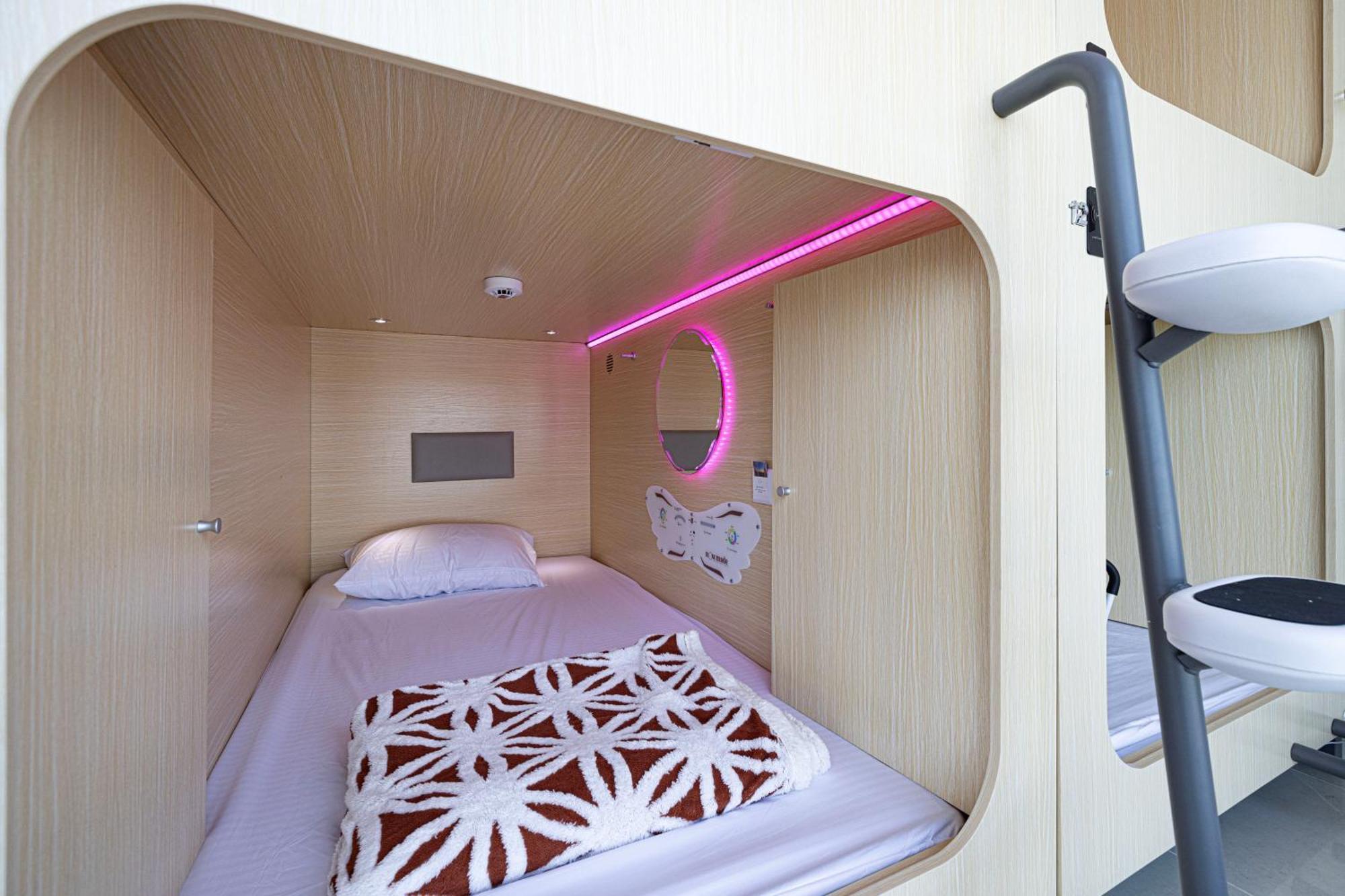 Capsule Experience Duplex - Panoramic Sea View - Nowmade La Marina Hostel Dubai Exterior foto